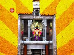 Diwali 2022 : सुंदर ते ध्यान उभे विटेवरी... दिवाळीनिमित्तानं विठुरायाची राऊळी सजली!