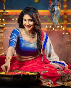 Sakshi Agarwal  :  நடிகை சாக்‌ஷி அகர்வாலின் தீபாவளி போட்டோஷுட்..!