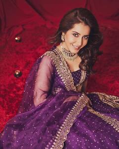 Raashi Khanna: దీపాల పండగ వేళ మెరిసిపోతున్న రాశి ఖన్నా