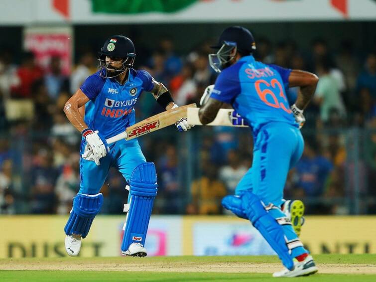 IND vs PAK: Suryakumar Yadav compliments Virat Kohli in Marathi IND vs PAK: 'मानलं रे भाऊ...' सूर्यकुमार यादवचं विराट कोहलीसाठी थेट मराठीतून ट्वीट