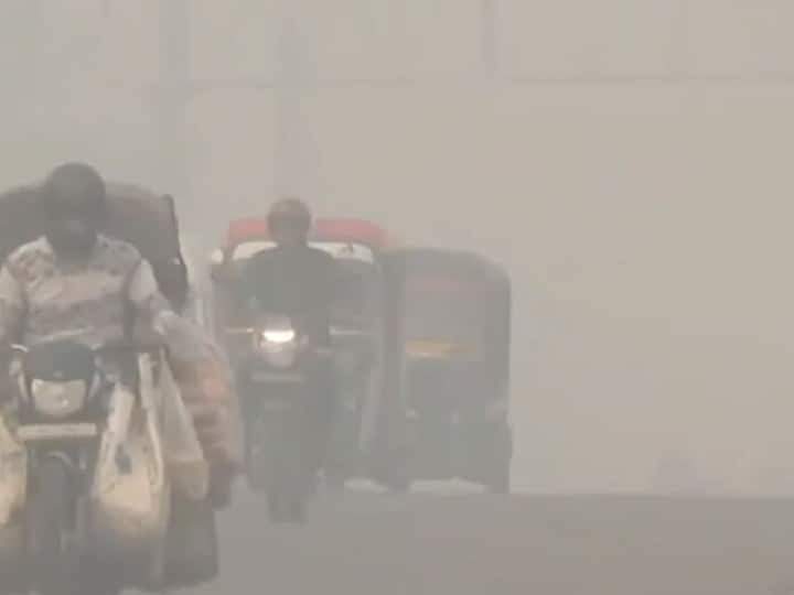 UP Air Pollution AQI increases before Diwali 2022 UPPCB Warning to not use fire crackers or burn stubble UP Air Pollution: दिवाली से पहले और खराब हुई यूपी की हवा, जारी हुई ये नई गाइडलाइंस, आप भी जानें