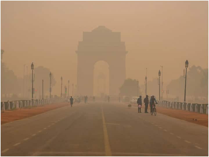Delhi Pollution On Diwali at dangerous level air can become more toxic due to firecrackers दिल्ली में खतरनाक लेवल पर प्रदूषण, आनंद विहार में AQI लेवल 395, नोएडा में 309; आज पटाखों से और जहरीली हो सकती है आबोहवा