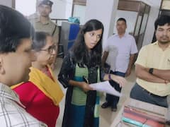 अस्पताल में DM का औचक निरीक्षण, डॉक्टर्स मिले गायब, कहा- पर्सनल नंबर पर कॉल कर ड्यूटी पर नहीं बुलाना है