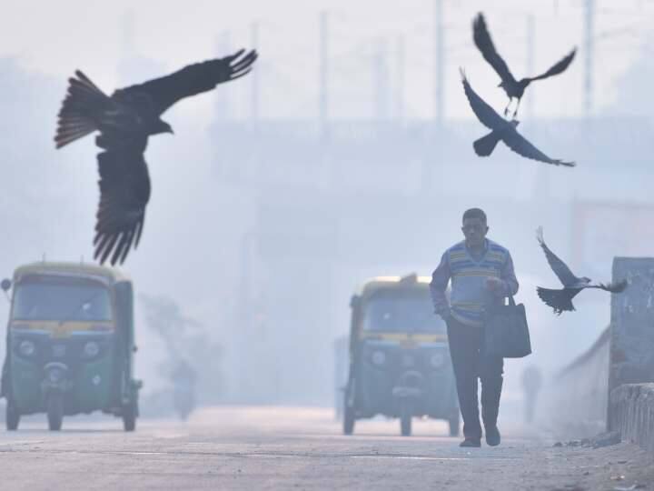 Delhi weather update Air quality nears very poor in Delhi on Diwali morning Delhi Air Quality: दीपावली की सुबह दिल्ली में वायु गुणवत्ता ‘बहुत खराब’ होने के नजदीक, NCR में हालत गंभीर