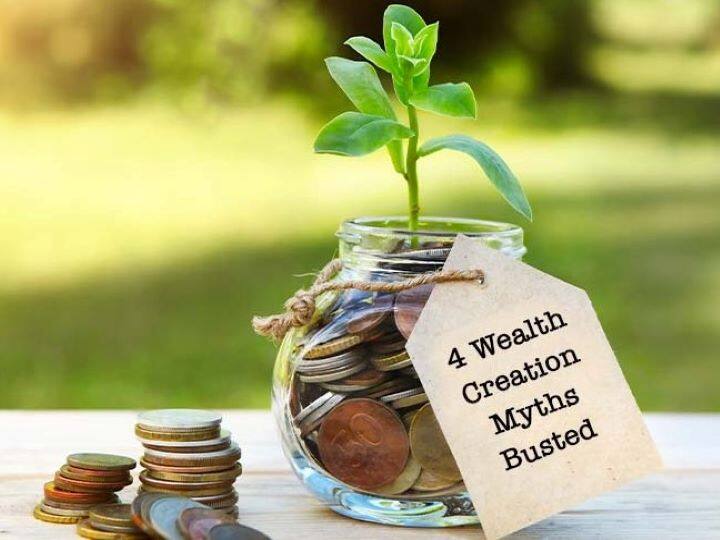 म्यूचुअल फंड के जरिए आप केवल इक्विटी फंड में ही नहीं बल्कि डेट और हाइब्रिड फंड में भी निवेश कर सकते हैं. यह इस बात पर निर्भर करेगा कि आप में जोखिम लेने की क्षमता कितनी है और आप कितने रिटर्न की अपेक्षा कर रहे हैं. लंबी अवधि के निवेश और जोखिम उठाने की क्षमता के साथ आप इक्विटी की ओर जा सकते हैं.