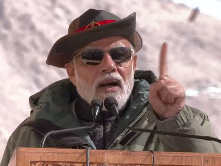 During his visit to Kargil, Prime Minister Modi addressed the security force personnel saying that a nation is safe when its border is secure, economy is strong and society is full of confidence. Image Source: PTI
