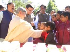 पुष्कर सिंह धामी ने बद्रीपुर के अनाथालय में मनाई दिवाली, अपने बीच सीएम देखकर उत्साहित दिखे बच्चे