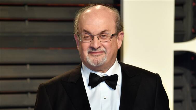 famous novelist salman rushdie lost his one eye and hand in knife attack in america Salman Rushdie : जीवघेण्या हल्ल्यानंतर सलमान रश्दी यांना गमवावा लागला एक डोळा, एक हात निकामी