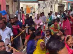 Diwali 2022: दिवाली पर उदयपुर के महालक्ष्मी मंदिर में पूजा के लिए लोगों की लगी लंबी कतार, देखें तस्वीरें