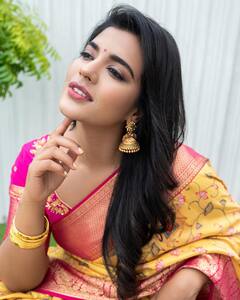 Aishwarya Rajesh: పట్టు చీరలో ఐశ్వర్య రాజేష్ - పండుగ కళంతా ఆమెలోనే!