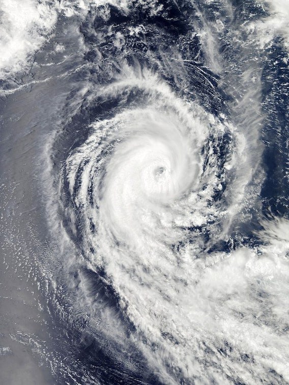 புயலில் இருந்து தப்பிய தமிழ்நாடு