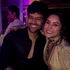 Diwali Party में शहनाज गिल और गुरु रंधावा ने की जमकर मस्ती, तस्वीरें देख फैंस बोले- 'पंजाबियों की बैटरी चार्ज...'