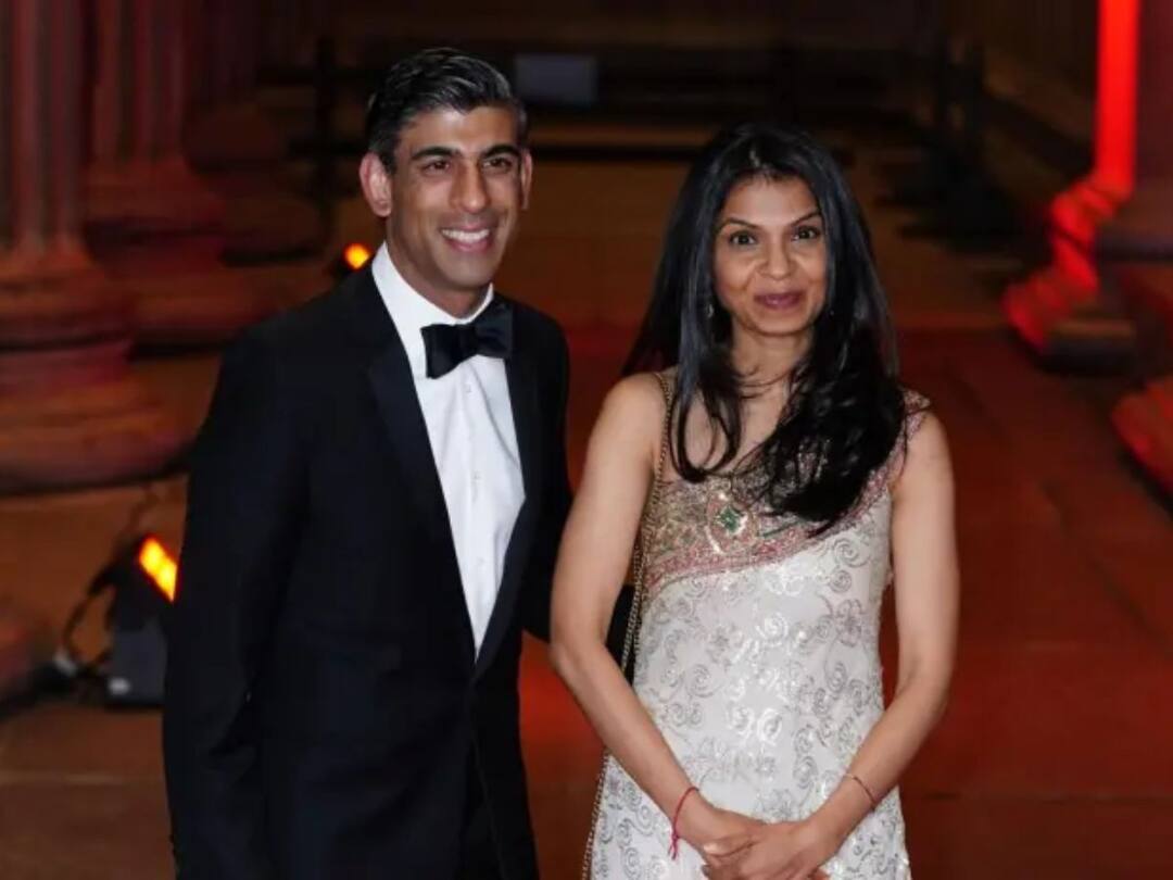 Rishi Sunak New UK PM : भारतीय वंशाचे ऋषी सुनक ब्रिटनचे नवे पंतप्रधान, कोण आहेत ऋषी सुनक? New UK PM Rishi Sunak Indian Connection Explained In 10 Points Who is Rishi Sunak know details Rishi Sunak New UK PM : भारतीय वंशाचे ऋषी सुनक ब्रिटनचे नवे पंतप्रधान, कोण आहेत ऋषी सुनक?