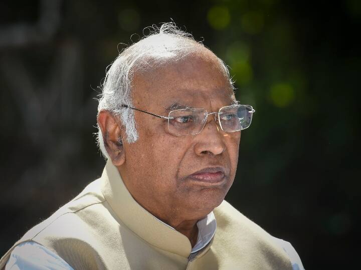 Congress President: Mallikarjun Kharge will take over as Congress President tomorrow, these challenges are in front Congress President: ਮਲਿਕਾਰਜੁਨ ਖੜਗੇ ਕੱਲ੍ਹ ਕਾਂਗਰਸ ਪ੍ਰਧਾਨ ਦਾ ਸੰਭਾਲਣਗੇ ਅਹੁਦਾ, ਇਹ ਚੁਣੌਤੀਆਂ ਸਾਹਮਣੇ...