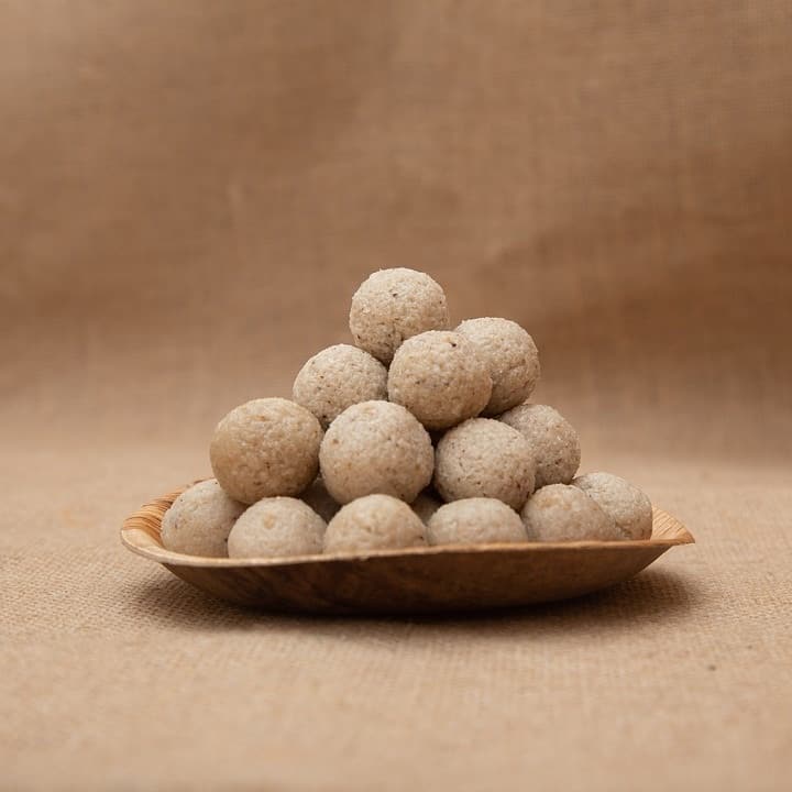 শেষ পাতে মিষ্টি (Sweet) ছাড়া যেন খাওয়াটাই সম্পূর্ণ হয় না। যেকোনও খাবারের শেষে এক টুকরো মিষ্টি চাই চাই।