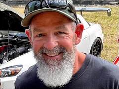 फेमस स्काईडाइवर रिचर्ड शेफील्ड की हादसे में मौत, सैकड़ों की भीड़ ने लाइव देखी घटना