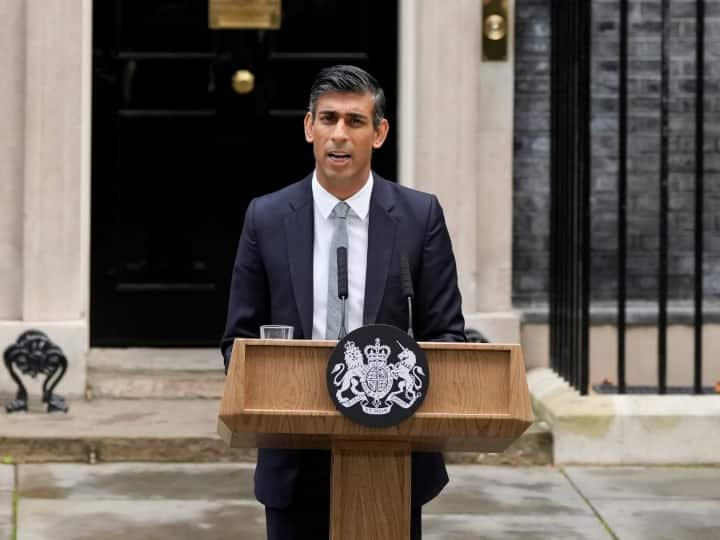 United Kingdom New Prime Minister Rishi Sunak Cabinet new minister Rishi Sunak Cabinet: चार्ज संभालते ही एक्शन में ऋषि सुनक, अपनी कैबिनेट का किया ऐलान, जानिए किसे दिया कौन सा विभाग