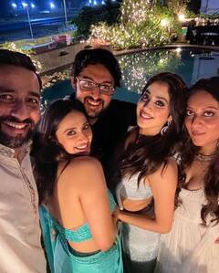 सिर्फ परिवार और दोस्त ही नहीं जाह्नवी कपूर ने इस खास शख्स के साथ भी मनाई दिवाली, सामने आईं तस्वीरें