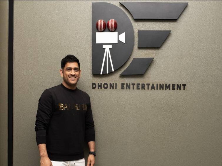 Dhoni Entertainment producing the film in Tamil the story of wife Sakshi Who are the crew Dhoni Entertainment : தமிழில் படம் தயாரிக்கும் தோனி என்டர்டெயின்மெண்ட்… மனைவி சாக்ஷியின் கதை! குழுவினர் யார்?