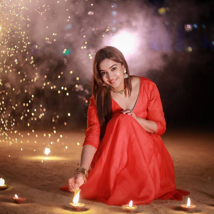 ‘రంగస్థలం’ సినిమాతో బాగా పాపులర్ అయ్యింది. Photo Credit: Poojitha Ponnada/Instagram