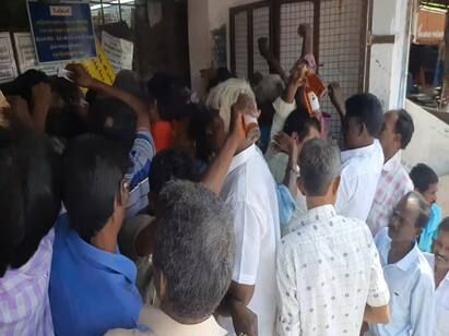 diwali 2022 tasmac sales and collection in tamilnadu and kanchipuram Diwali Tasmac Sale : காஞ்சிபுரத்தில் களைகட்டிய மது விற்பனை..! மதுப்பிரியர்கள் மத்தியில் தள்ளுமுள்ளு..!