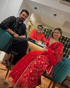 Rubina Dilaik Pics: पति के साथ दिवाली पर रोमांटिक पोज देती नजर आईं रुबीना दिलैक, लाल जोड़े में दिखीं बला की खूबसूरत