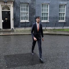 Rishi Sunak : একাধিক বিতর্ক, রানি এলিজাবেথের চেয়েও বেশি সম্পত্তি স্ত্রী অক্ষিতার ! ছবিতে অজানা ঋষি