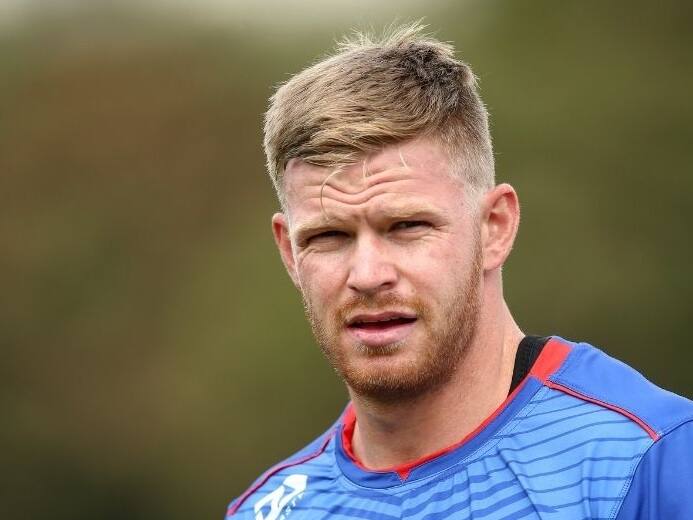 নিউজিল্যান্ডের উইকেট কিপার হিসেবে গ্লেন ফিলিপসও রয়েছেন। তিনি সাম্প্রতিক সময়ে যদিও উইকেটের পেছনে দায়িত্ব সামলাননি। কিন্তু দুর্দান্ত একজন অ্যাথলিট হিসেবে নাম রয়েছে ফিলিপসের।