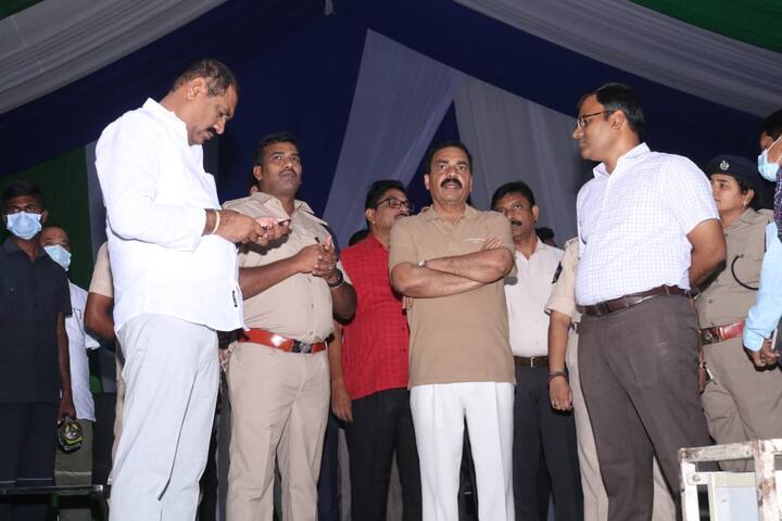 cm jagan mohan reddy tour in nellore district officials tension DNN CM Jagan : ఈ నెల 27న నెల్లూరుకు సీఎం జగన్, అధికారుల్లో టెన్షన్