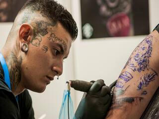 Gujarat Crime: સુરતમાં ટેટુ શીખવા આવતી હતી યુવતી, કલાસીસમાં યુવકે એકલતાનો લાભ ઉઠાવીને.....