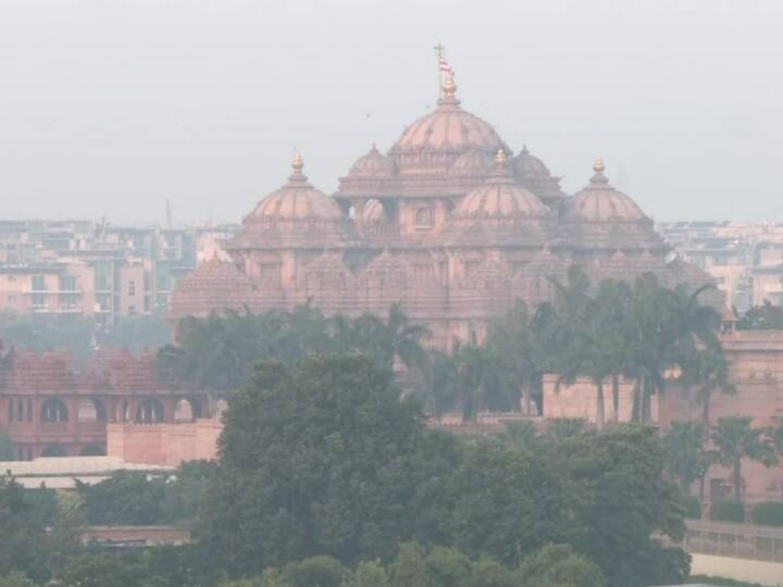 Delhi Air Pollution Report: दीपावली के बाद दिल्ली में दमघोंटू हुई हवा, जानें- आपके इलाके में कितना है AQI? Delhi Air Pollution Report Air Pollution Increased and Know How much AQI was recorded in different areas of Delhi? Delhi Air Pollution Report: दीपावली के बाद दिल्ली में दमघोंटू हुई हवा, जानें- आपके इलाके में कितना है AQI?