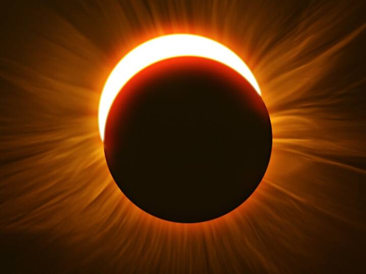 Solar eclipse in India today, many temples of Mathura will remain closed, there will be no Govardhan Puja today Surya Grahan 2022: भारत में सूर्य ग्रहण आज, बंद रहेंगे मथुरा के कई मंदिर, अब इस दिन होगी गोवर्धन पूजा