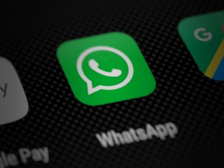 WhatsApp will stop working on these smartphones starting December 31 Whatsapp: இந்த 49 ஸ்மார்ட்ஃபோன்களில் இனி வாட்ஸ்-அப் செயலி செயல்படாது.. வெளியான ஷாக் அறிவிப்பு