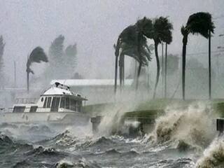 Cyclone Sitrang: நள்ளிரவில் கரையை கடந்த சிட்ரங் புயல்.. 7 பேரை உயிரை பறித்த சோகம்..!