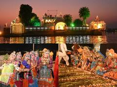 21 हजार दीपों से की गई चम्बल की महाआरती, आकाश में दिखा भव्य आतिशबाजी का नजारा