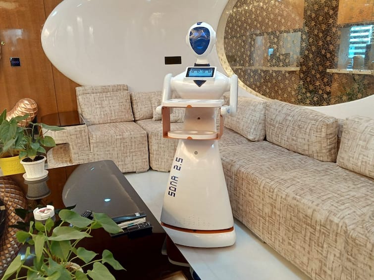 Robots Lead Diwali Celebrations, Perform Guard Duties In Jaipur Housing Society Robots Lead Diwali Celebrations, Perform Guard Duties In Jaipur Housing Society