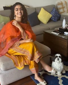 தீபாவளியை கொண்டாடிய தீப ஒளி கீர்த்தி சுரேஷ்!