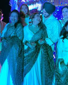 शादी की सालगिरह और दिवाली सेलिब्रेशन के बीच रोमांटिक हुईं नेहा कक्कड़, पति रोहन को किया सरेआम किस