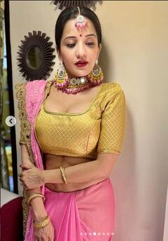 Diwali Celebrations: ਮੰਗ ਟਿਕਾ, ਵੱਡੇ ਇਰਰਿੰਗਸ ਨਾਲ ਪਿੰਗ ਸਾੜ੍ਹੀ 'ਚ ਬੇੱਹਦ ਖੂਬਸੂਰਤ ਦਿਖੀ ਮੋਨਾਲੀਸਾ, ਇਕੱਲੇ ਮਨਾਈ ਦੀਵਾਲੀ