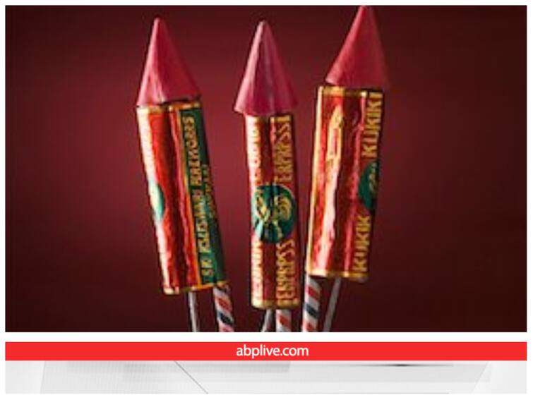 why Diwali rocket explodes in the sky know here science of rocket सभी पटाखों में होता है बारूद, सिर्फ रॉकेट ही उड़ान भरकर ऊपर क्यों जाता है? यहां जानिए
