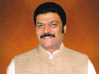 minister aanand presents gift contains one lakh rupees and other valuables Karnataka : 1 லட்சம் ரொக்கம், தங்கம், வெள்ளி  - கர்நாடக அமைச்சர் வழங்கிய தீபாவளி பரிசுப்பெட்டி..!