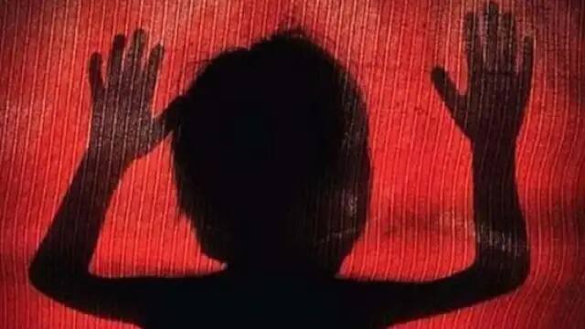 Pune Crime news Unnatural act in saloon with seven year old boy worker arrested Pune Crime : सात वर्षीय मुलासोबत सलूनमध्ये अनैसर्गिक कृत्य, कामगाराला बेड्या