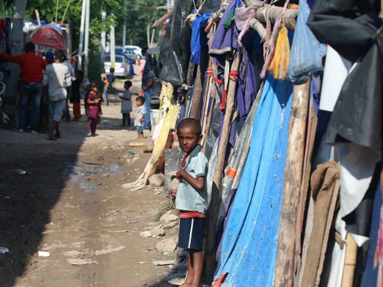 Rohingya Refugees Rohingya's attack Rohingya's in Delhi Group Of Rohingya Refugees In Delhi's Madanpur Khadar Alleges Attack By Some Men