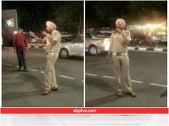 पुलिसवाले का गाना सुनकर नो पार्किंग से कार हटाने लगे लोग, लोग बोले ये कमाल का आइडिया