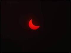 Surya Grahan Photos: દેશ-વિદેશ સુધી... તસવીરોમાં જુઓ કેવું હતું સૂર્યગ્રહણ