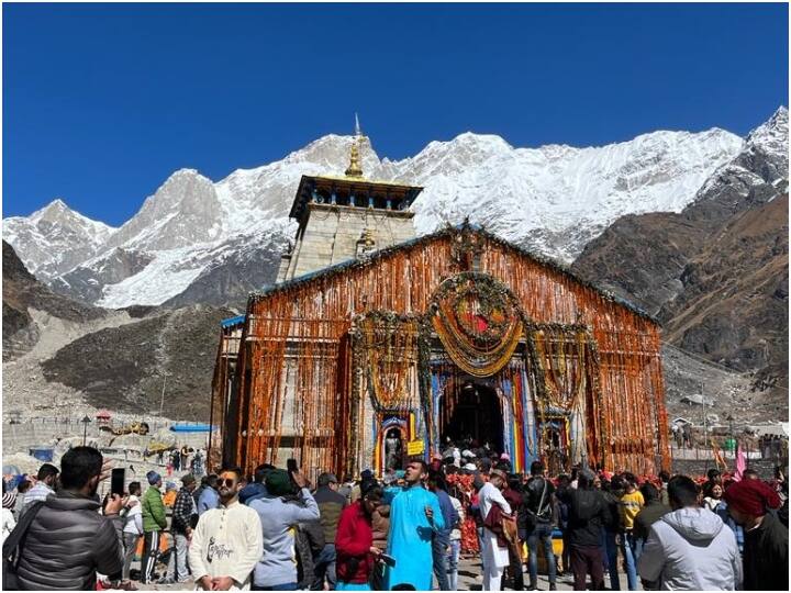 kedarnath dham mandir gate to be closed on 27th oct ann Kedarnath Dham: कल विधि-विधान से बंद होंगे केदारनाथ धाम के कपाट, मंदिर के बाहर श्रद्धालुओं का तांता