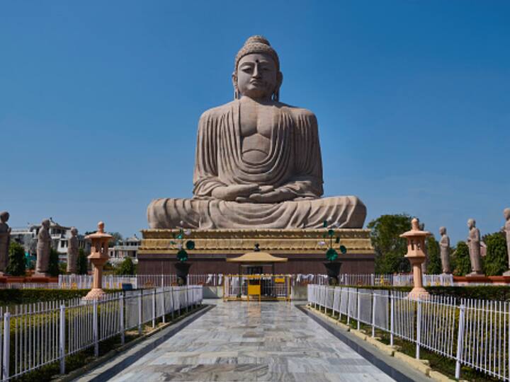 Gaya, a historic city, is well-known for its ties to Buddhism. It is situated alongside the Phalgu River and is the second-largest city in the state. The city has several Ghats, which are sacred to Buddhists, Hindus, and Jains, and these are the places where people pray during Chhath. Apart from the ones mentioned, the other well-known ghats to visit are Kendui Ghat, Sidhiya Ghat, Pita Maheswar Ghat, and Dev Ghat. (Image Source: Getty)