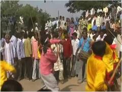 बुंदेलखंड में मनी 'लट्ठमार दिवाली', ढोलक की थाप पर युद्ध कला का अनोखा प्रदर्शन