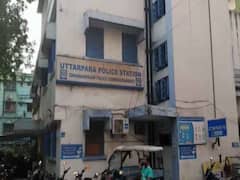 আচমকা গায়ে এসে পড়ল সবুজ তরল, চিৎকার করতেই ছুট দুষ্কৃতীর, উত্তরপাড়ায় যুবতীর উপর অ্যাসিড হামলা!