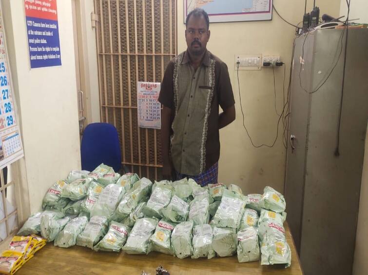 Gutka in 9 bags and 400 liters of white kerosene seized in Thirunelveli Two persons arrested... Crime: நெல்லையில் 9 மூட்டைகளில் குட்கா மற்றும் 400 லிட்டர் வெள்ளை மண்ணெண்ணெய் பறிமுதல்.. இருவர் கைது..